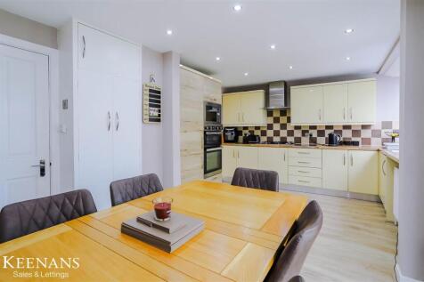 5 bedroom semi-detached bungalow for sale