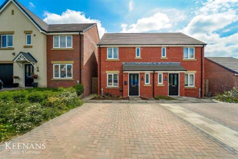 3 bedroom semi-detached house for sale