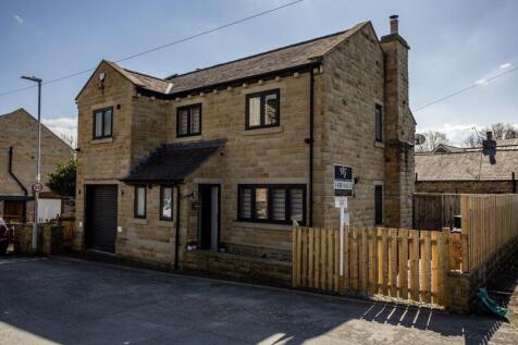 12 Clay House Lane, Greetland HX4 8AW 3 bed detached house for sale