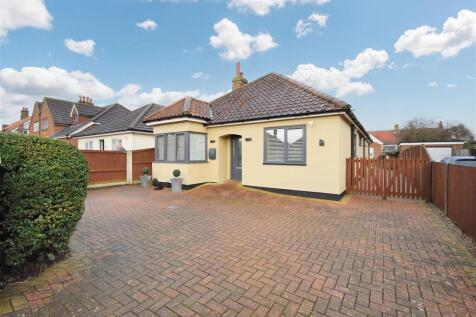 4 bedroom detached bungalow for sale