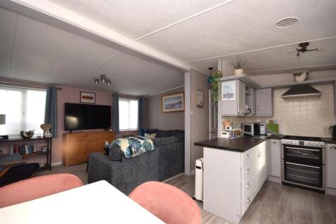 2 bedroom property for sale