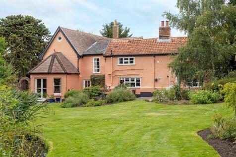 6 bedroom link detached house for sale