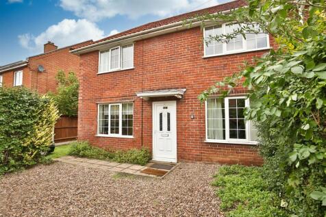 5 bedroom semi-detached house for sale