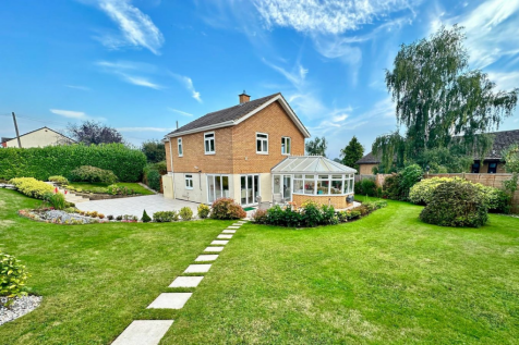 Whitestone, Hereford, HR1 4 bed detached house for sale