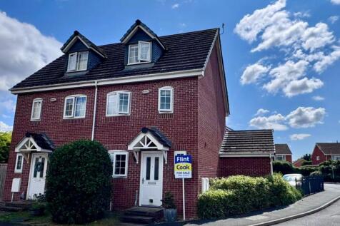 Woodfield Close, Kingstone, Hereford... 3 bed semi