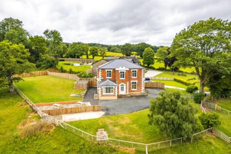 4 bedroom semi-detached villa for sale