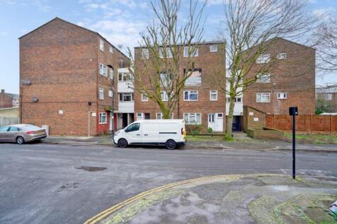 Union Road, Northolt 3 bed flat for sale