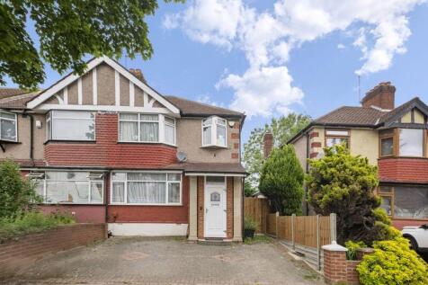 Castle Road, Northolt 3 bed end of terrace house for sale