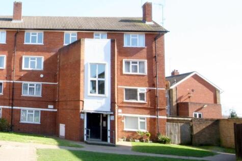 Cobham Close, Bromley BR2 8JW 3 bed flat for sale
