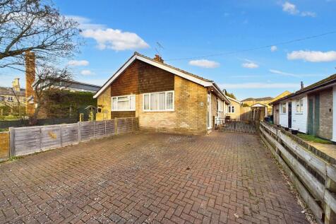 3 bedroom semi-detached bungalow for sale