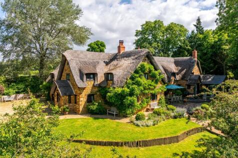Upper Harlestone, Northamptonshire, NN7 7 bed detached house for sale