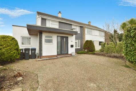 4 bedroom semi-detached house for sale