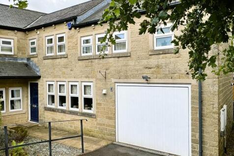 3 bedroom town house for sale