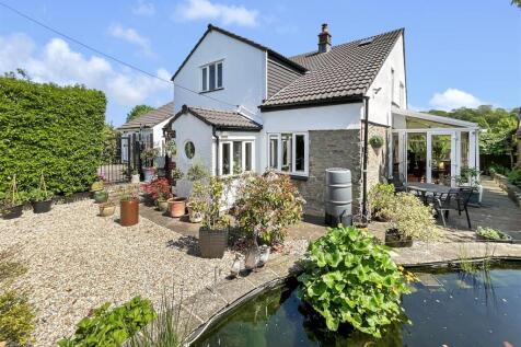 Bath Road, Bridgeyate, Bristol 3 bed detached house for sale