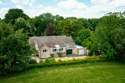 4 bedroom detached bungalow for sale