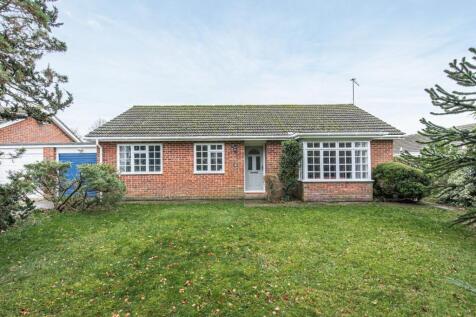 Lime Tree Crescent, Little Fransham... 3 bed bungalow for sale