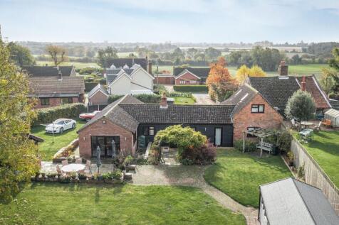 Ovington 4 bed detached house for sale