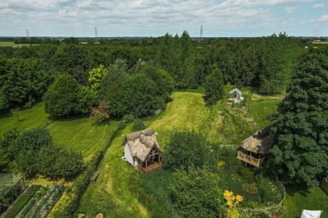 Newly Thatched Property 4 bed detached house for sale