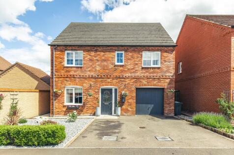 4 bedroom detached house for sale