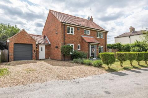 Lyng 4 bed detached house for sale