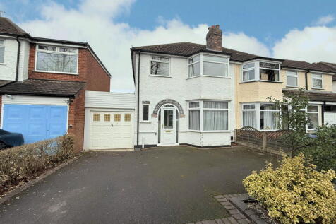 3 bedroom semi-detached house for sale