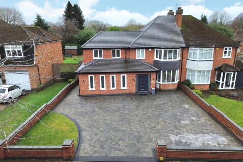 4 bedroom semi-detached house for sale