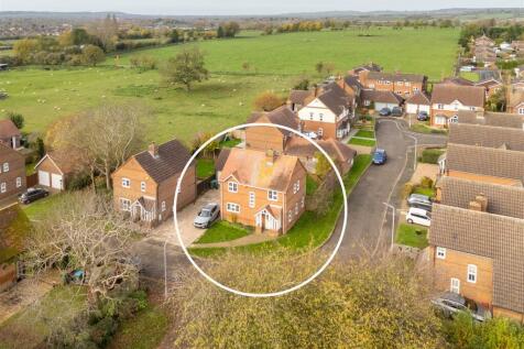 Church Farm Close, Aylesbury HP22 4 bed detached house for sale