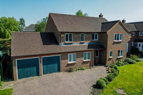 Chesterfield Close, Aylesbury HP17 5 bed detached house for sale
