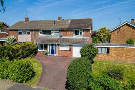 Malvern Road, Aylesbury HP20 5 bed semi