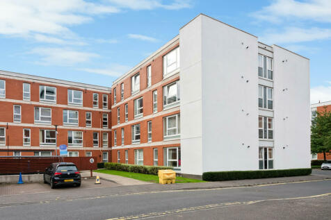 2 bedroom ground floor flat for sale