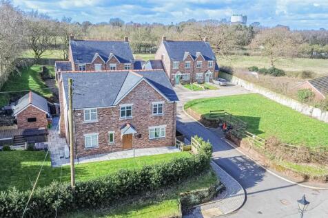 4 bedroom detached house for sale