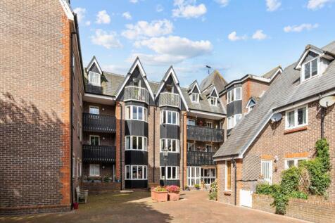 St Thomas Court, Lewes 2 bed apartment for sale