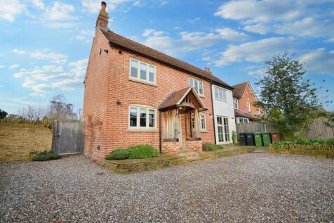 Main Road, Bredon, Tewkesbury... 4 bed detached house for sale