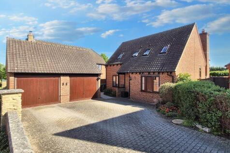Towbury Court, Twyning, Gloucestershire 4 bed detached house for sale