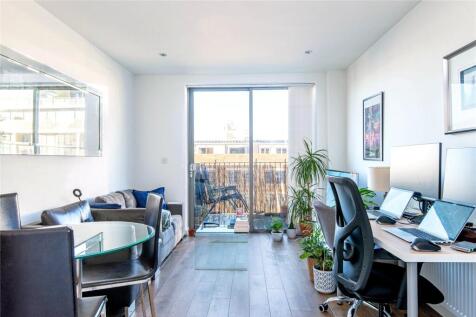 Ravenscroft Court, London E1 1 bed apartment for sale
