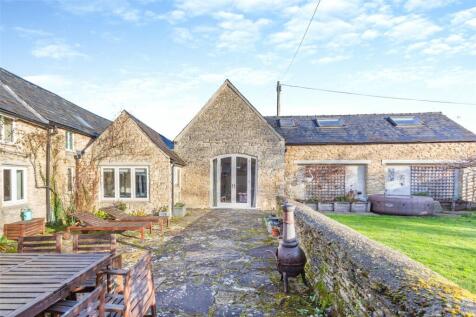 Back Lane, Fairford, Gloucestershire... 4 bed semi