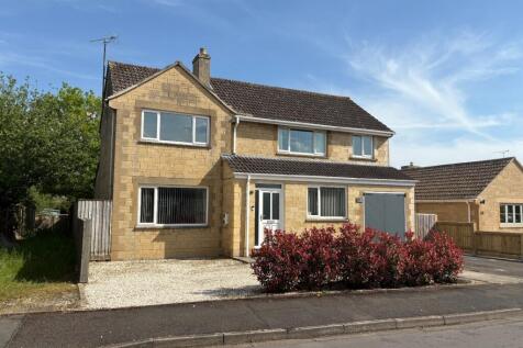 Kingsmead, Lechlade, Gloucestershire... 5 bed detached house for sale