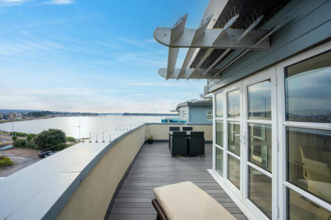 Shore Road, Sandbanks, Poole, Dorset... 2 bed apartment for sale