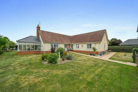 4 bedroom detached bungalow for sale