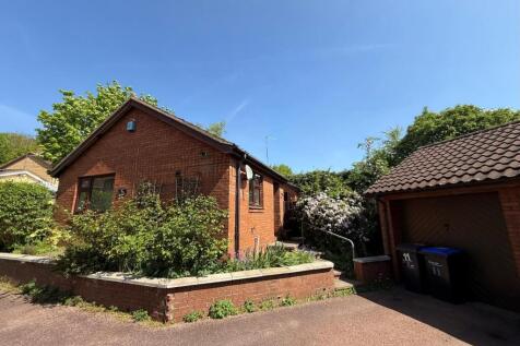 Lapwing Close, Northampton NN4 2 bed detached bungalow for sale