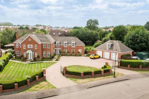 6 bedroom detached house for sale