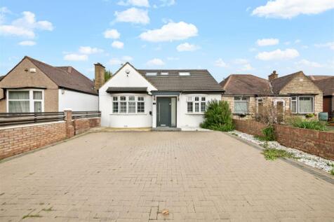 Upper Sutton Lane, Hounslow TW5 4 bed detached bungalow for sale
