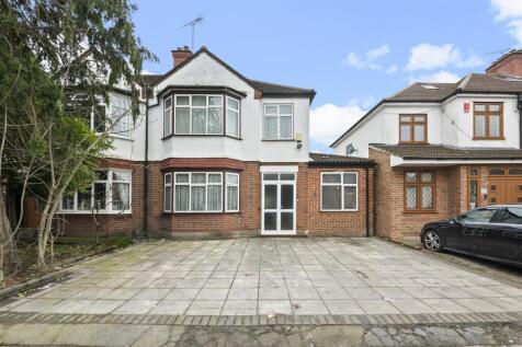 Wimborne Avenue, Southall UB2 5 bed semi