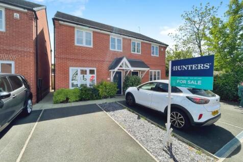 3 bedroom semi-detached house for sale