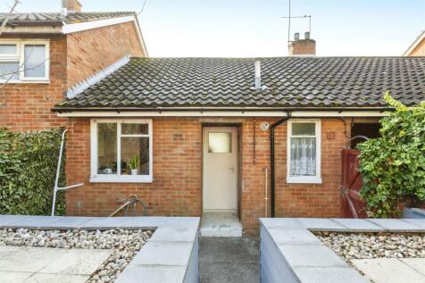 1 bedroom semi-detached bungalow for sale
