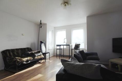 Station Road, Burnham 2 bed flat for sale