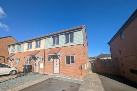 2 bedroom end of terrace house for sale