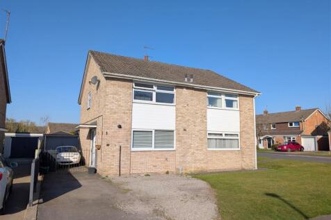 Avon Road, Hurworth Place, Darlington 3 bed semi