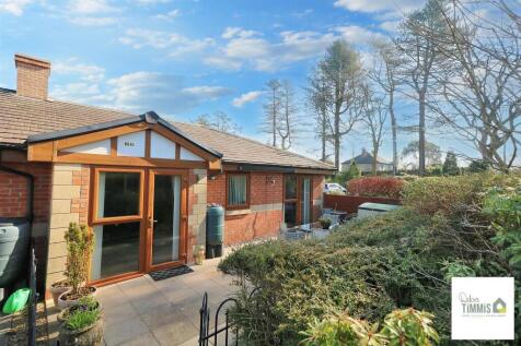 2 bedroom semi-detached bungalow for sale