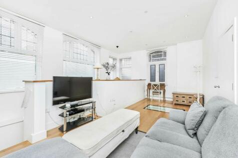 East Hill, London SW18 2 bed flat for sale